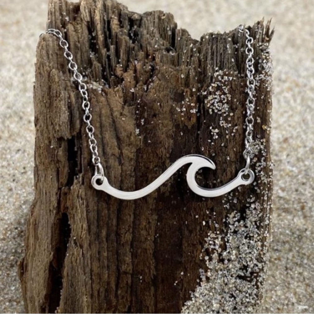 Elegant Silver Wave Necklace